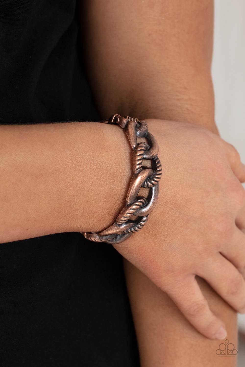 &lt;meta charset=\&quot;UTF-8\&quot;&gt;
&lt;p&gt;Featuring plain and textured finishes, chunky copper links interconnect into an edgy bangle-like cuff. Features a hinged closure.&lt;/p&gt;
&lt;p&gt;&lt;i&gt;Sold as one individual bracelet.&lt;/i&gt;&lt;/p&gt;
&lt;p&gt;&amp;nbsp;&lt;/p&gt;