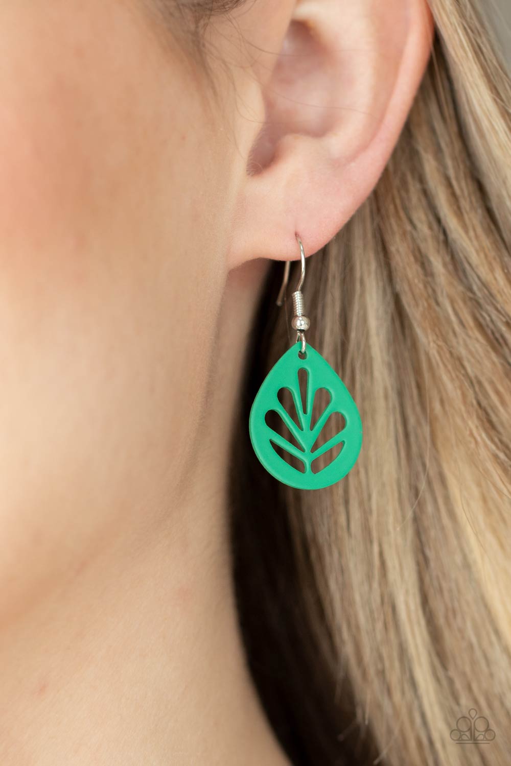 &lt;p&gt; A dainty Mint Green leaf frame is stenciled in airy cutouts for a whimsical seasonal fashion. Earring attaches to a standard fishhook fitting.&lt;/p&gt;  

&lt;p&gt; &lt;i&gt;  Sold as one pair of earrings. &lt;/i&gt;  &lt;/p&gt;

&lt;img src=\&quot;https://d9b54x484lq62.cloudfront.net/paparazzi/shopping/images/517_tag150x115_1.png\&quot; alt=\&quot;New Kit\&quot; align=\&quot;middle\&quot; height=\&quot;50\&quot; width=\&quot;50\&quot;&gt;
